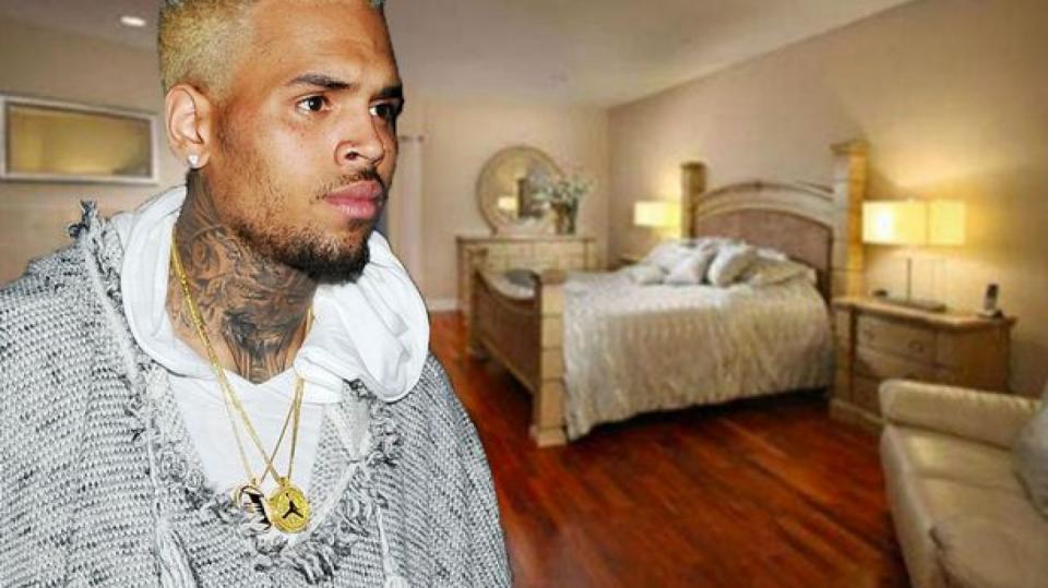 Chris Brown měl v posteli cizí ženu